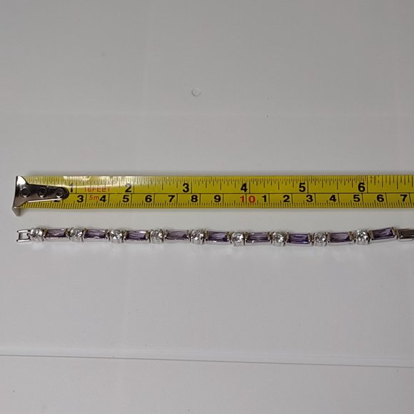 6.75 Inch Pretty Purple Bracelet - Picture 12 of 14